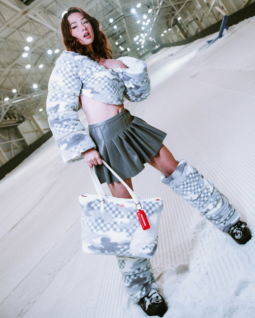 3AM PLUSH SWISS ALPS TOTE | Sprayground US