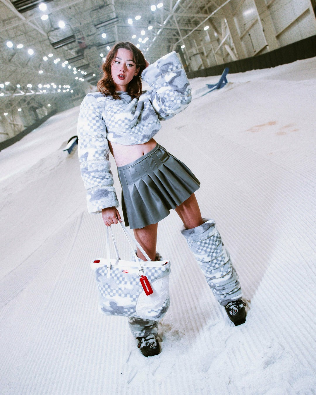 3AM PLUSH SWISS ALPS TOTE | Sprayground US