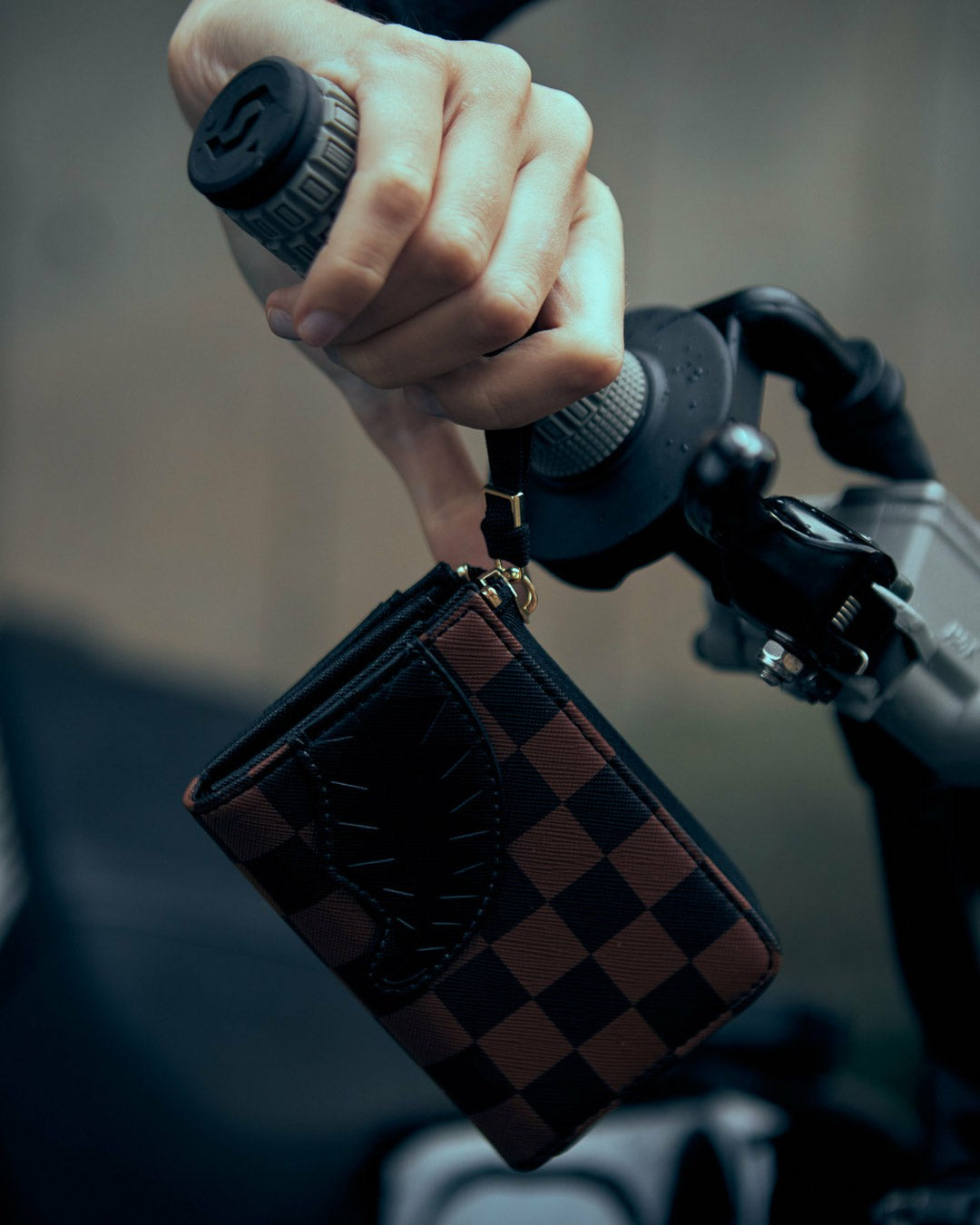 HENNY LOCK SHARKS IN PARIS WALLET | Sprayground Discount