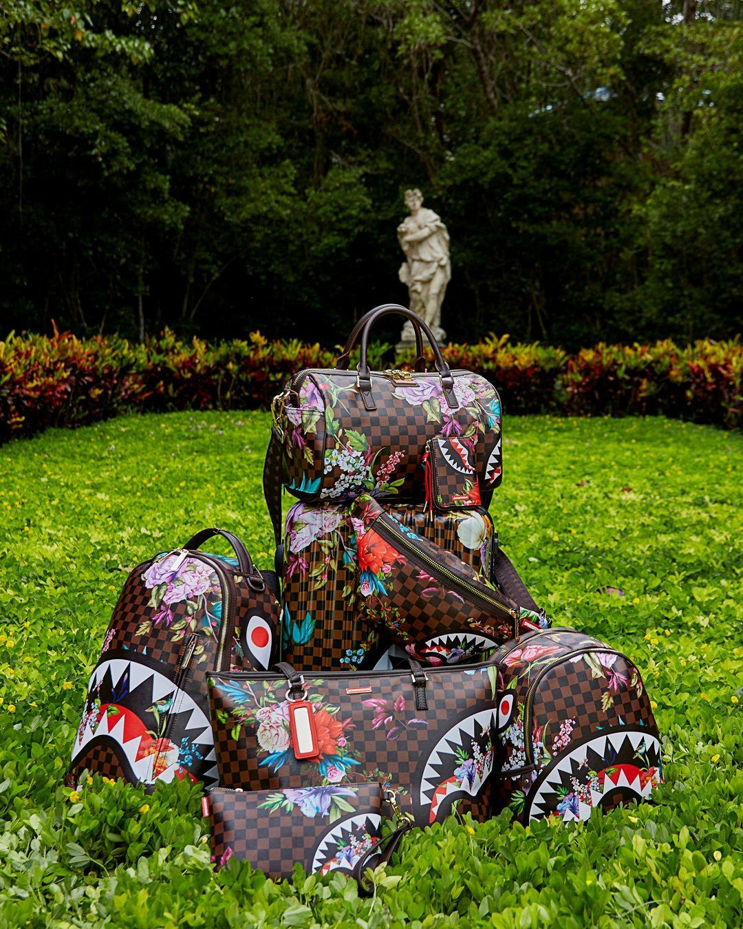 GARDEN OF SHARKS SHARKNAUTICS HARDSHELL CARRY-ON LUGGAGE | Sprayground Clearance