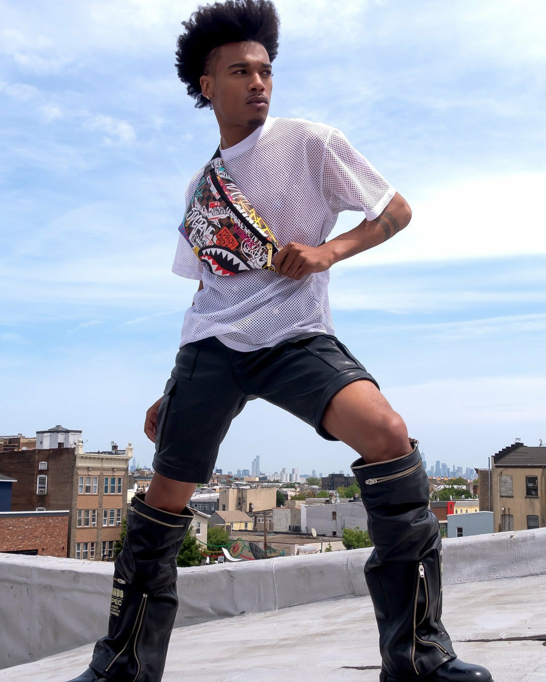 SHARKS IN PARIS THE RIZZ SAVVY CROSSBODY | Sprayground US