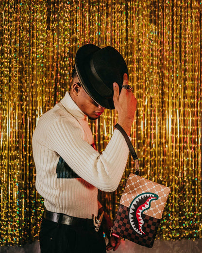 PARIS VS FLORENCE CROSSOVER CLUTCH | Sprayground Online