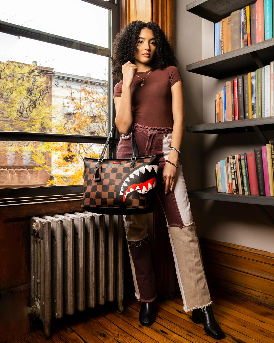 SHARKS IN PARIS VANQUISH TOTE | Sprayground Discount