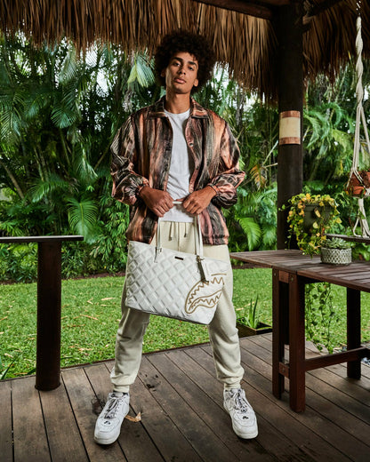 RIVIERA LE BLANC GOLD CHAIN SHARK TOTE | Sprayground Near Me