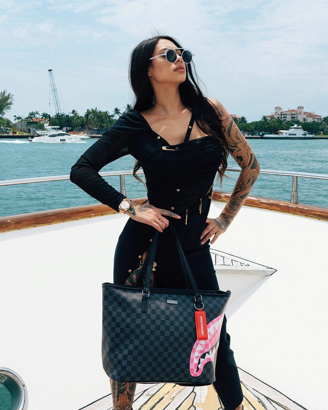 SHARKS IN CANDY TOTE | Sprayground Online