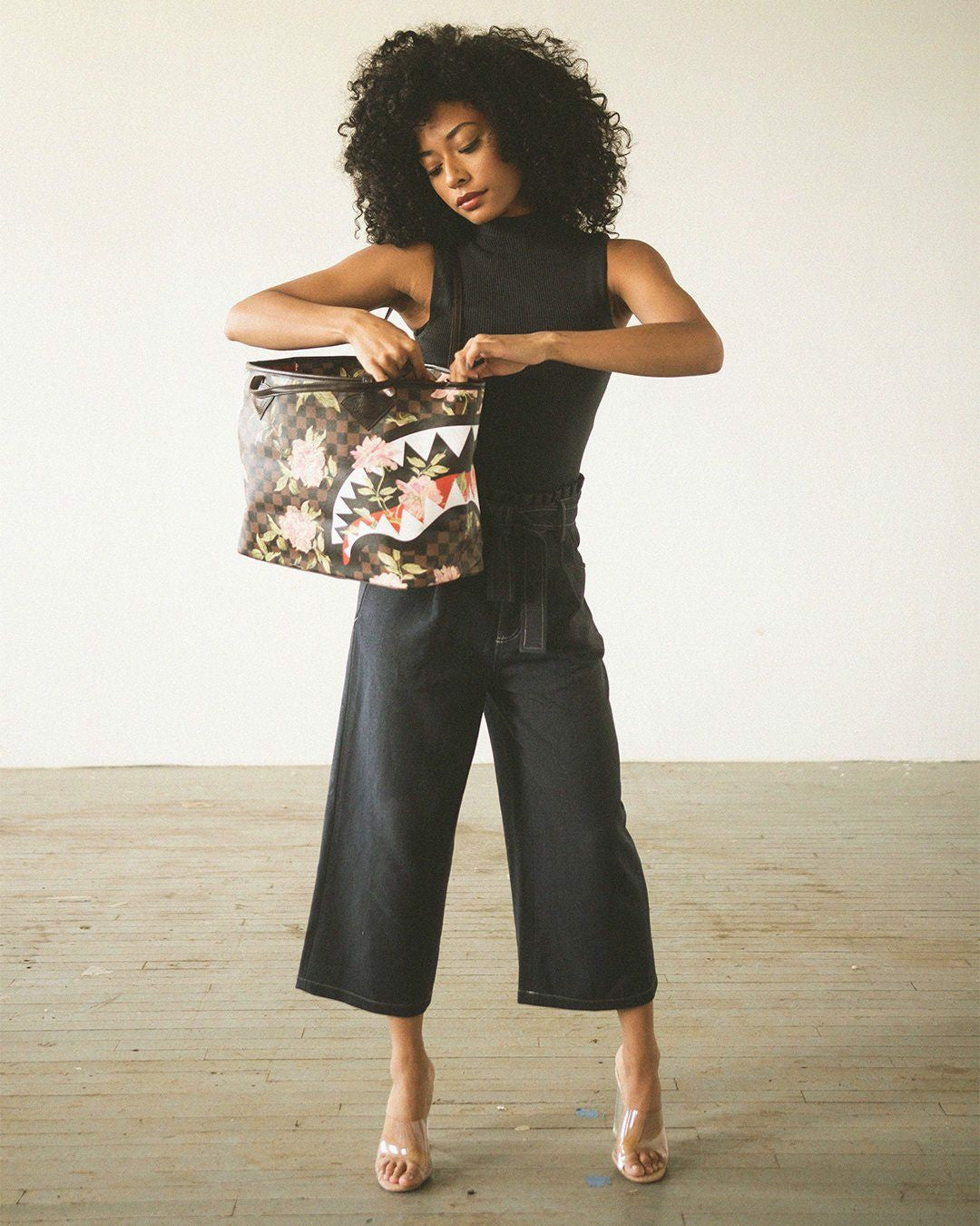 SHARKFLOWER TOTE | Sprayground Discount