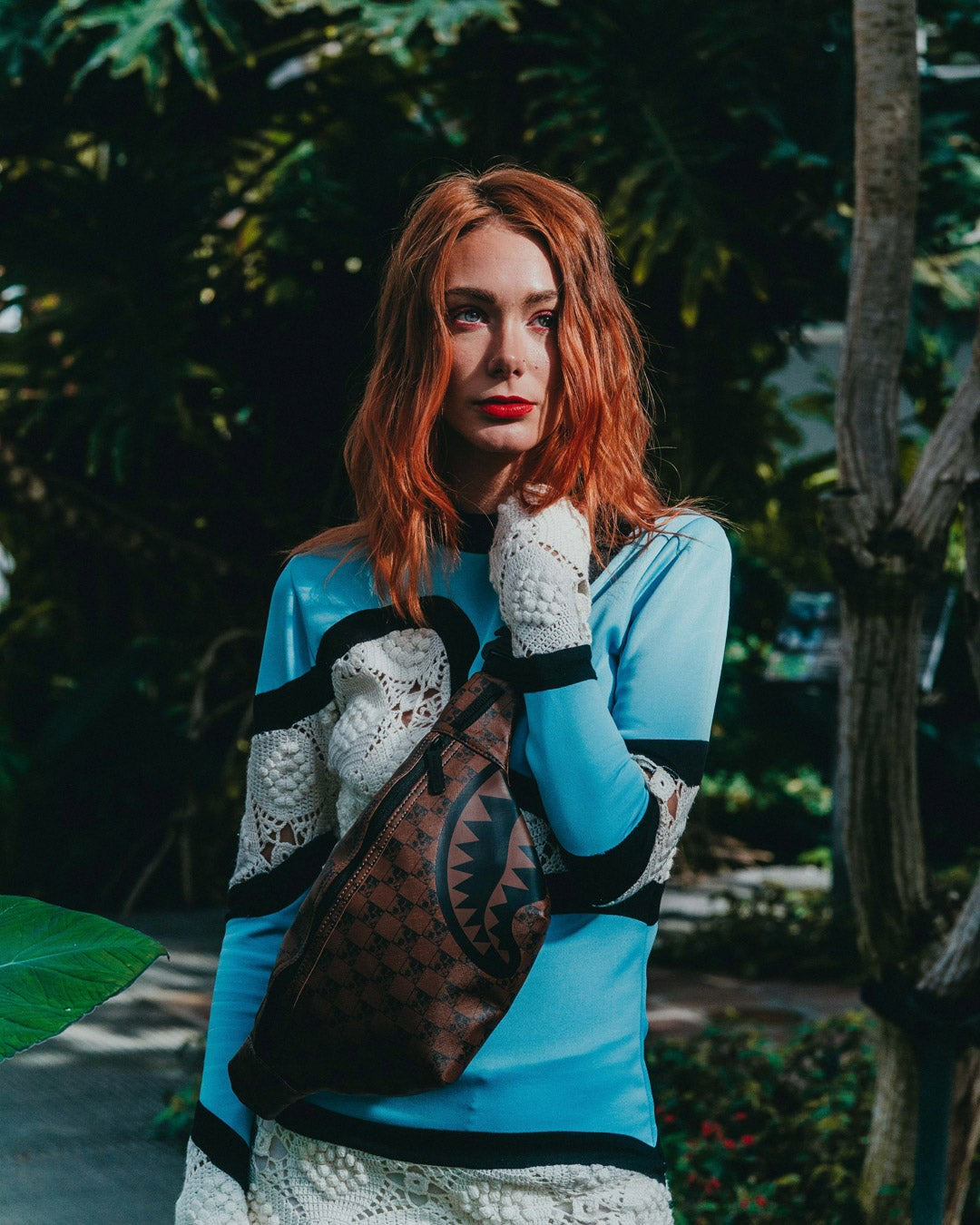 SHARKS AND SKULLS SAVVY CROSSBODY | Sprayground Online