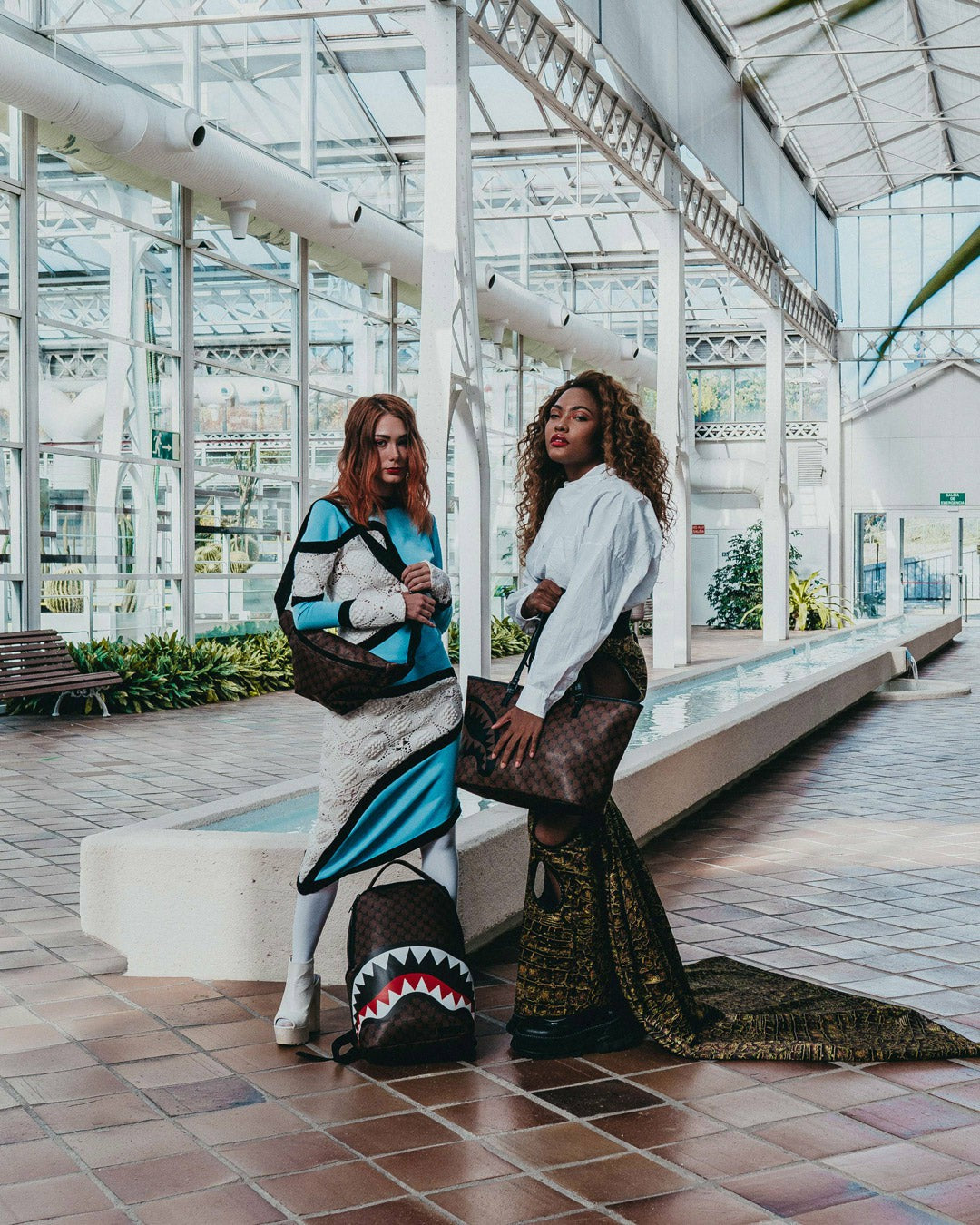 SHARKS AND SKULLS SAVVY CROSSBODY | Sprayground Online