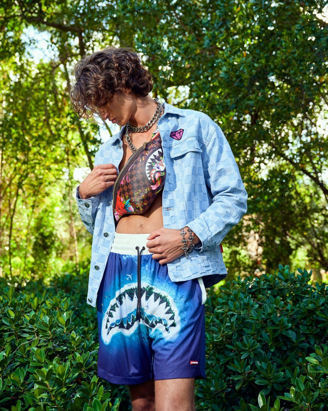 GARDEN OF SHARKS SAVVY CROSSBODY | Sprayground Clearance