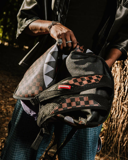 NOOO WAY!!! A REVERSIBLE BACKPACK - PURPLE VELOUR TO OG SHARKS IN PARI | Sprayground US