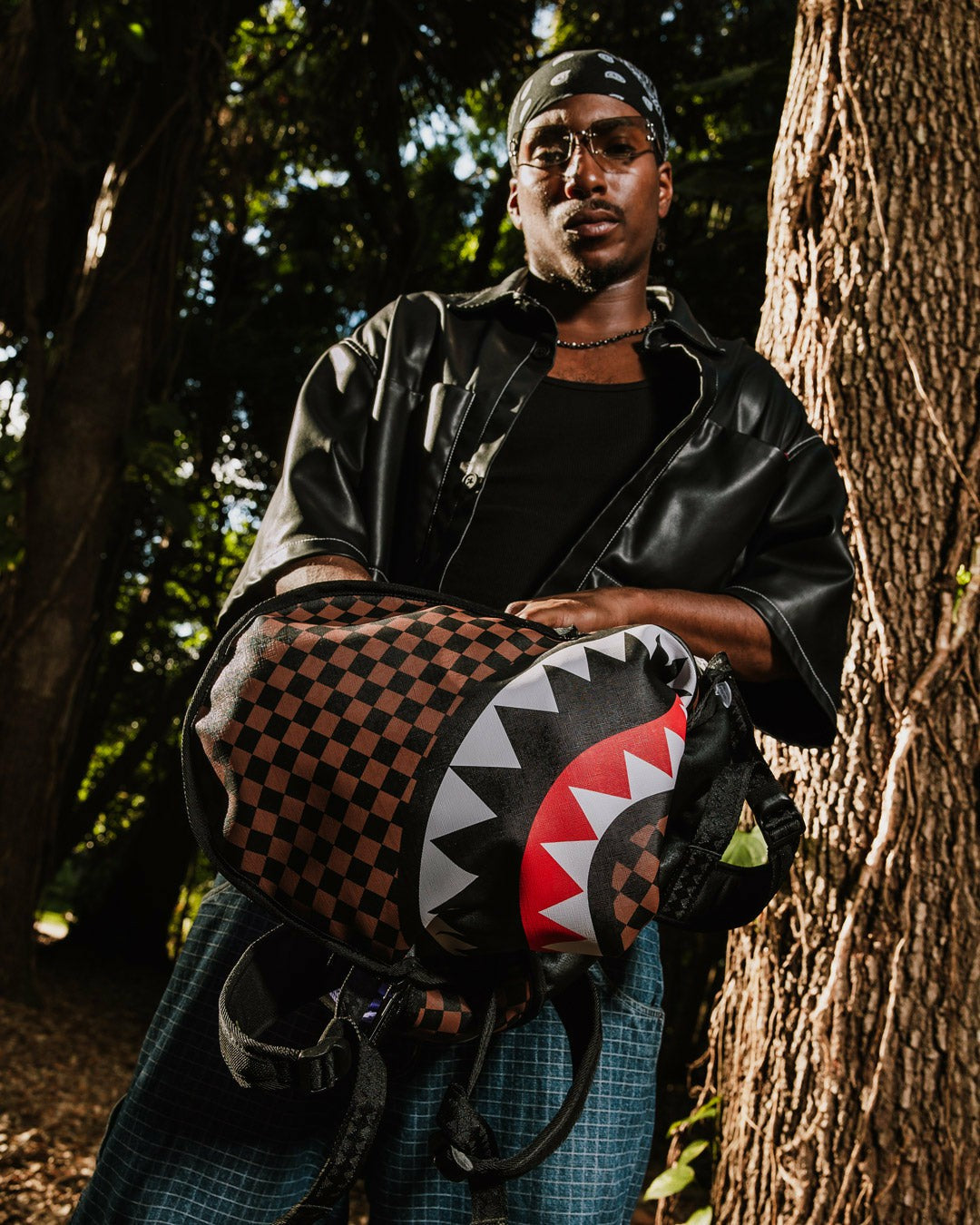 NOOO WAY!!! A REVERSIBLE BACKPACK - PURPLE VELOUR TO OG SHARKS IN PARI | Sprayground US