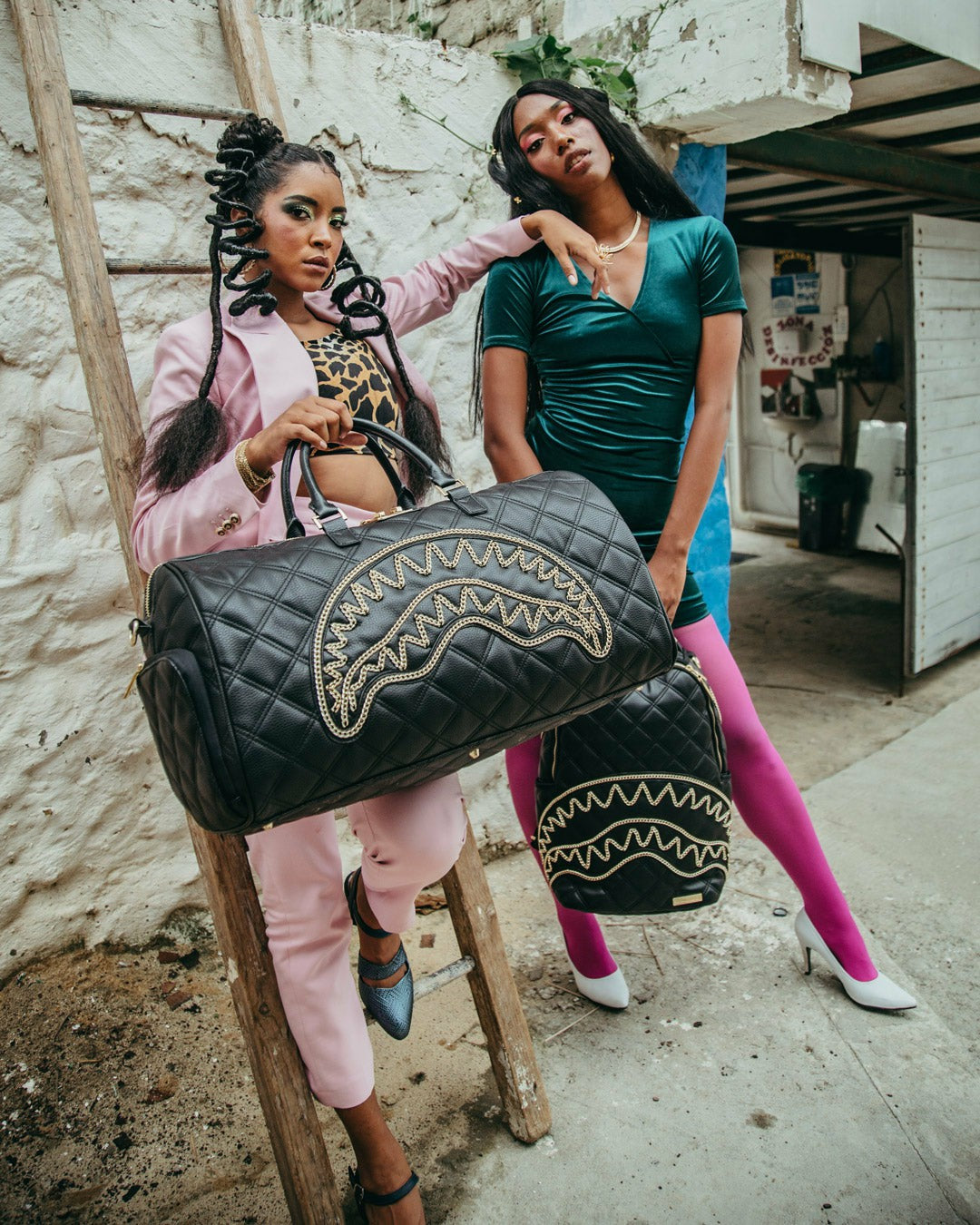 NOIR QUILT GOLD CHAIN SHARK DUFFLE | Sprayground Discount