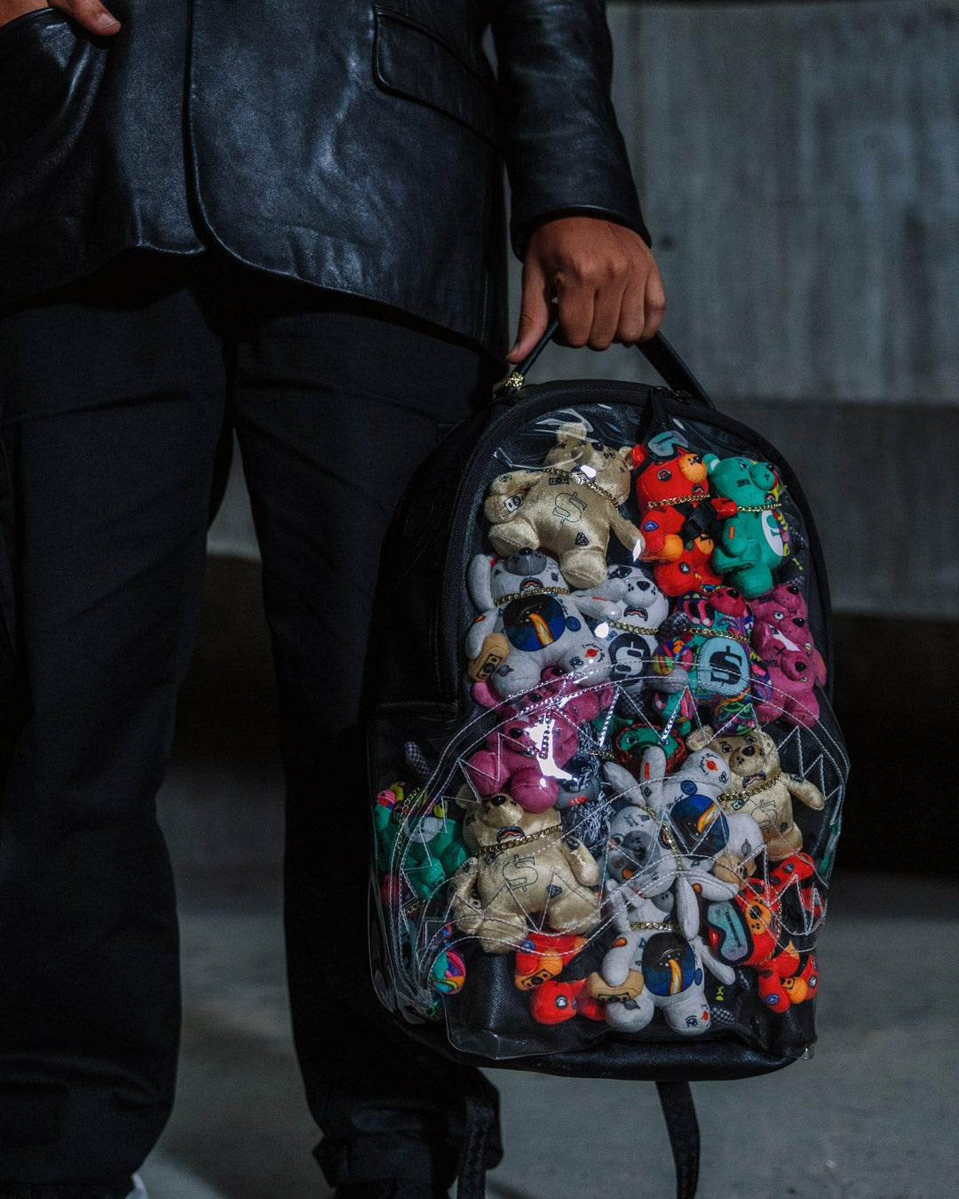 LEGIT BEARS STUFFED IN THIS BAG BACKPACK | Sprayground Discount