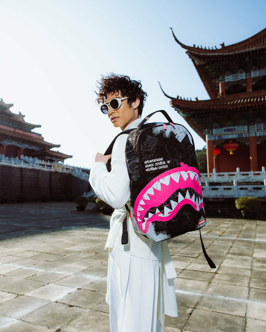 SHARK CENTRAL ACRYLIC ART DLX COTTON BACKPACK | Sprayground US