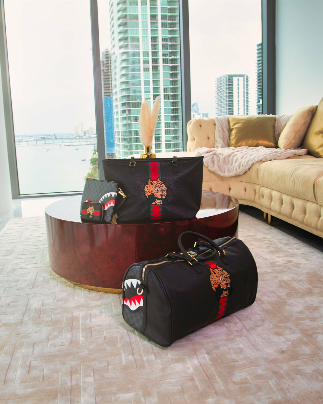 ITALIA DIVISO LARGE DUFFLE | Sprayground US