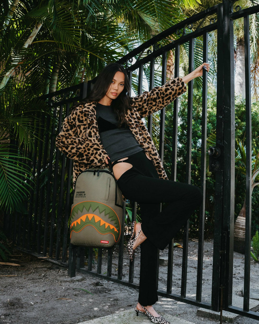 SHARK CENTRAL AIRBORNE BACKPACK | Sprayground Online